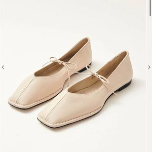 ALOHAS Cream Square-Toe Flats